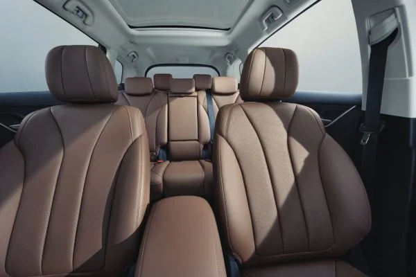 BYD M6 - Slide 7